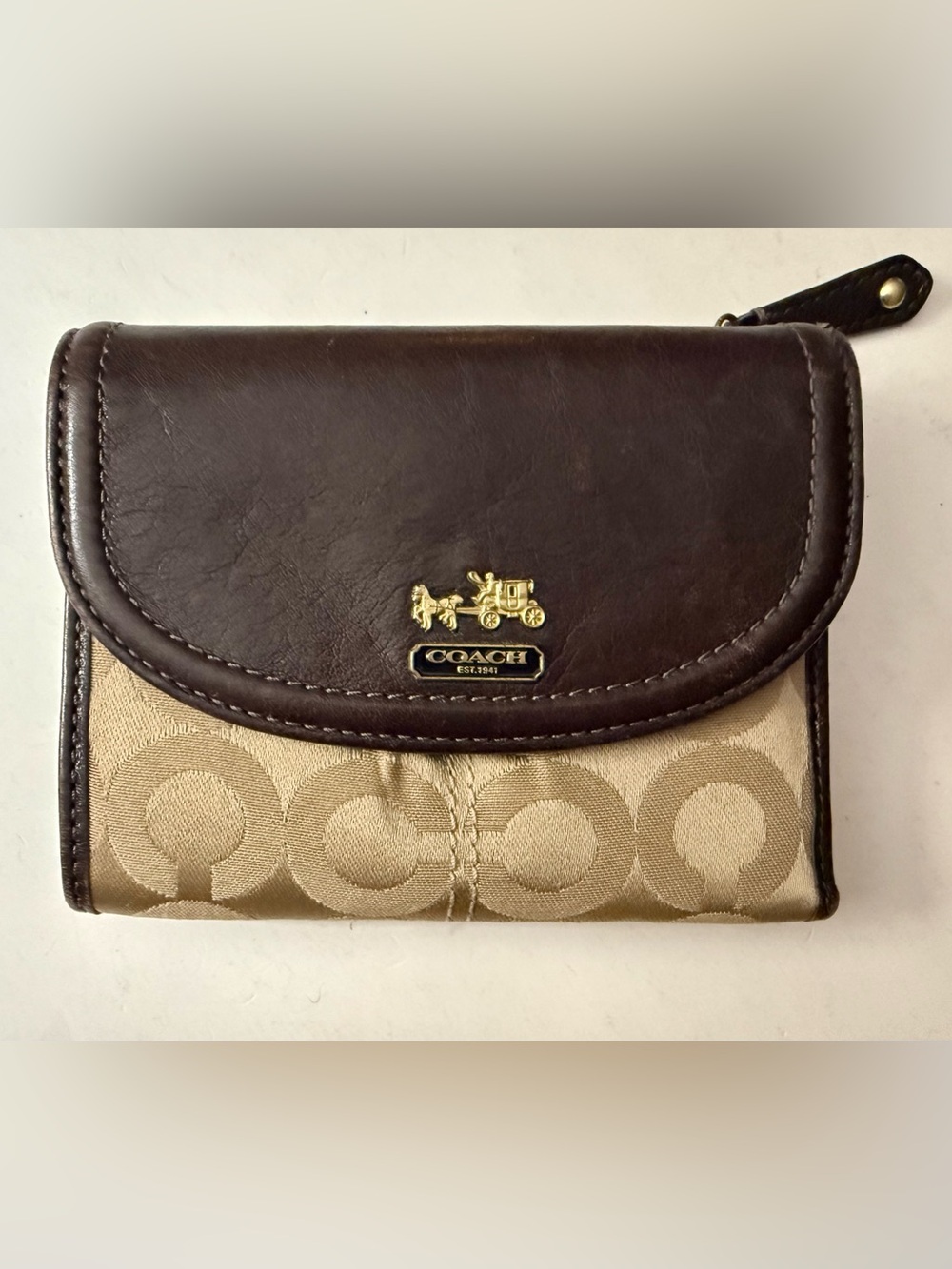 COACH BROWN / TAN SIGNATURE TRI-FOLD WALLET